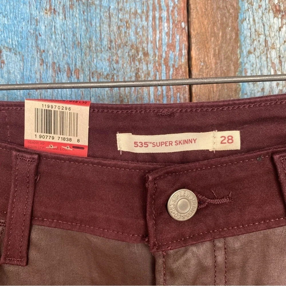 Levi’s 535 Super Skinny Burgundy Biker Pants Size 28